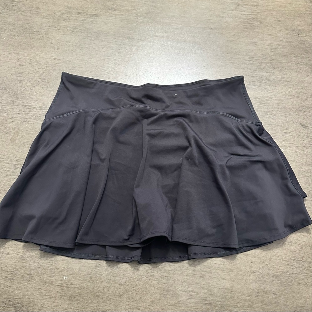 Old Navy Active Powersoft High-Rise Skort in Black